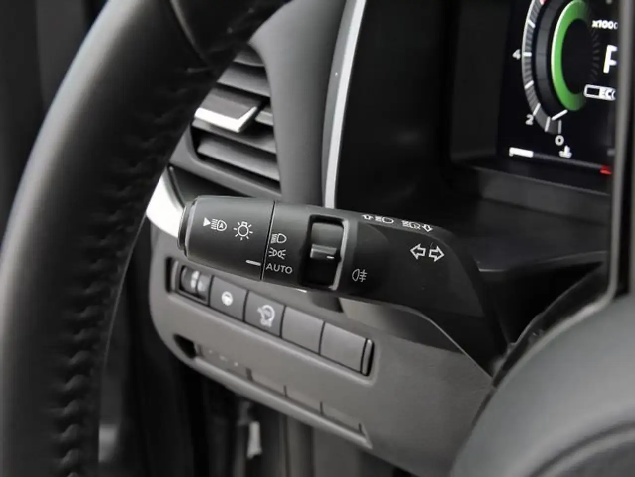 Nissan Qashqai DIG-T 116kW CVT N-Connecta — Vehicle gallery 15