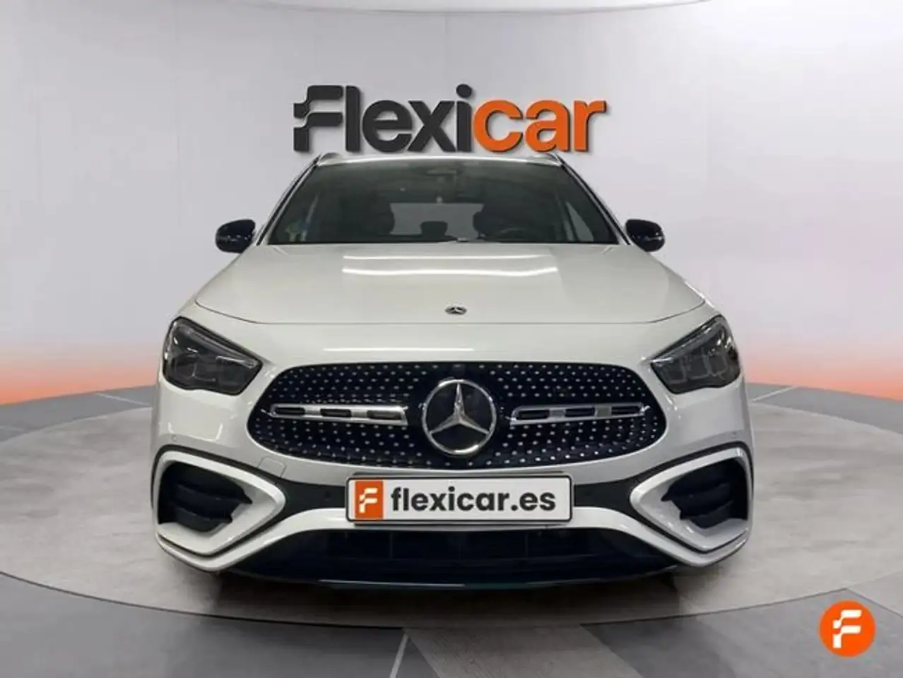 Mercedes-Benz GLA 200 — معرض صور السيارة 2