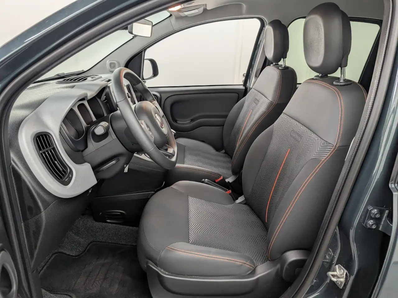 Fiat Panda 1.0 MHEV Garmin AHK — Galería del vehículo 8