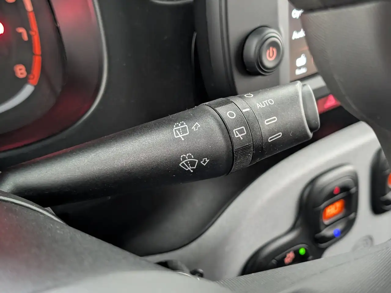 Fiat Panda 1.0 MHEV Garmin AHK — Galería del vehículo 28