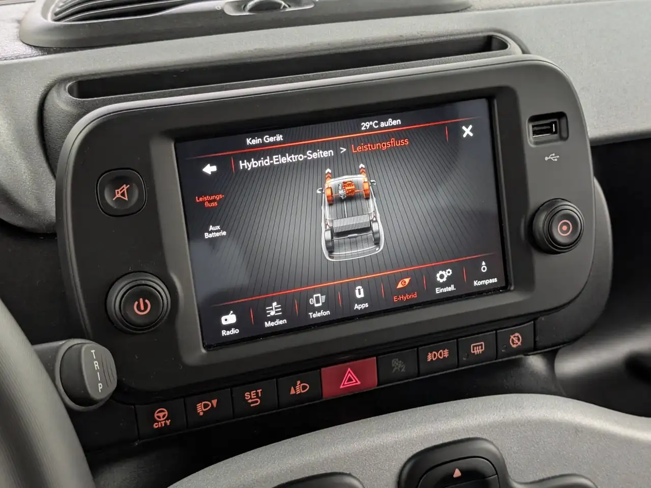 Fiat Panda 1.0 MHEV Garmin AHK — Galería del vehículo 24