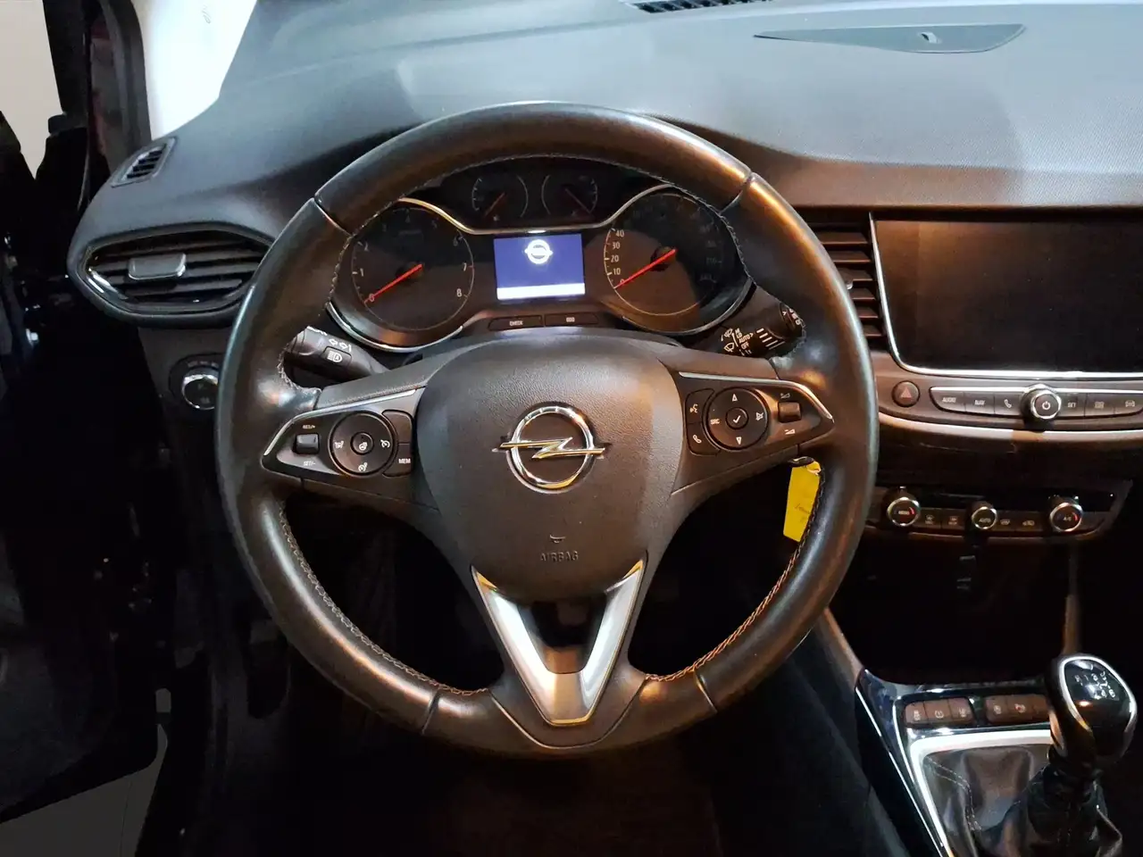 Opel Crossland 1.2 Turbo Elegance Paket LED+Navi+SHZ — معرض صور السيارة 9