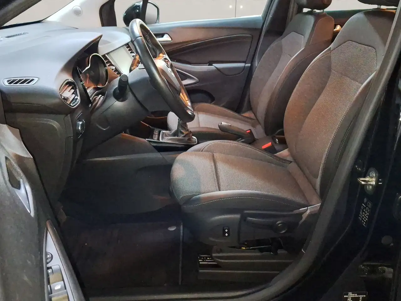 Opel Crossland 1.2 Turbo Elegance Paket LED+Navi+SHZ — معرض صور السيارة 8