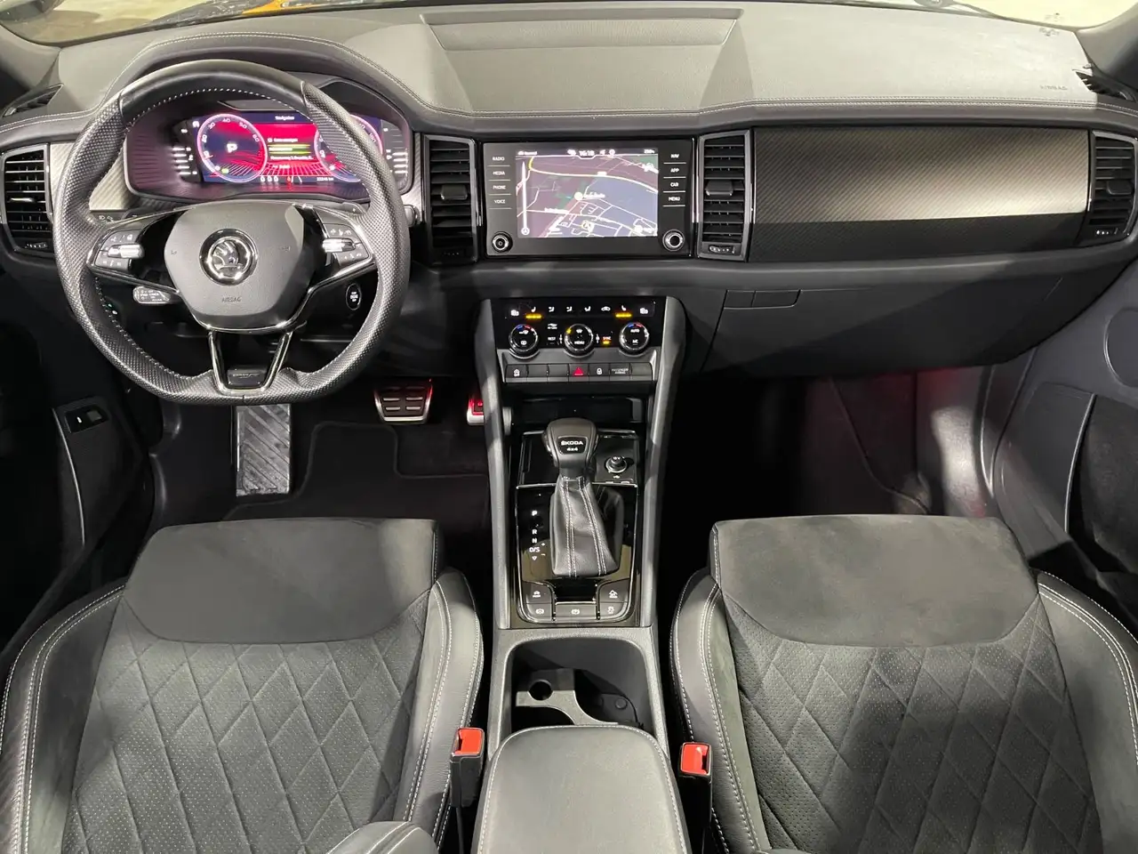 Skoda Kodiaq SPORTLINE+4x4+AHK+SHZ+KAMERA+MATRIX LED+GARANTI — Galería del vehículo 25