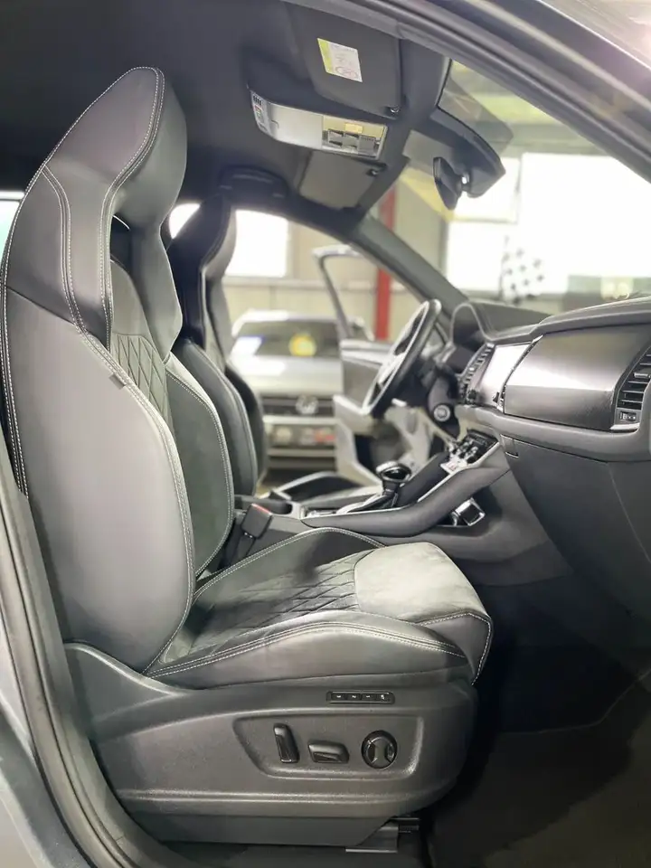 Skoda Kodiaq SPORTLINE+4x4+AHK+SHZ+KAMERA+MATRIX LED+GARANTI — Galería del vehículo 19