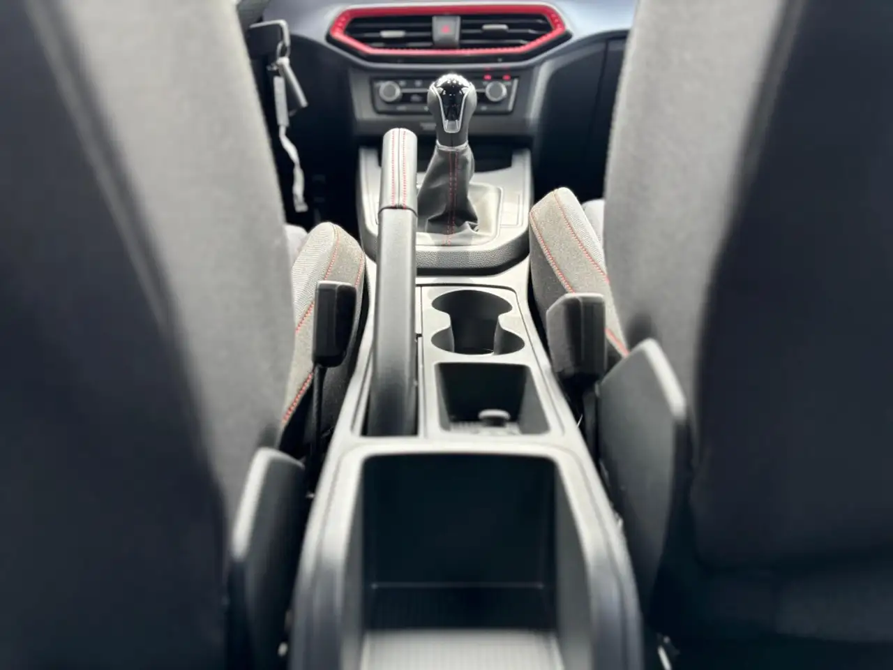 SEAT Ibiza FR 1.0 TSI 115CV XL 5P — معرض صور السيارة 18