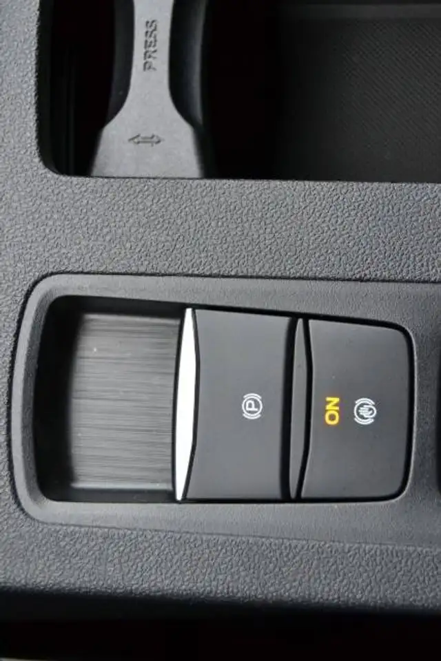 Ford Kuga Kuga 1,5 150PS Titanium LED, 360° Kamera, SYNC4 — معرض صور السيارة 26