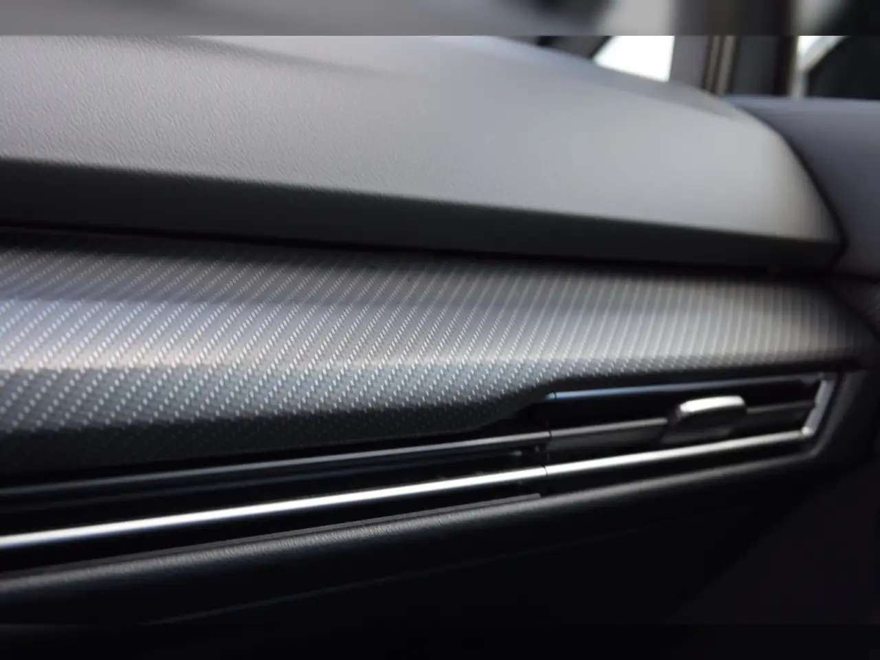 Volkswagen Golf Variant VIII Var. TSI R-Line LED - Navi - RearView — Galería del vehículo 19