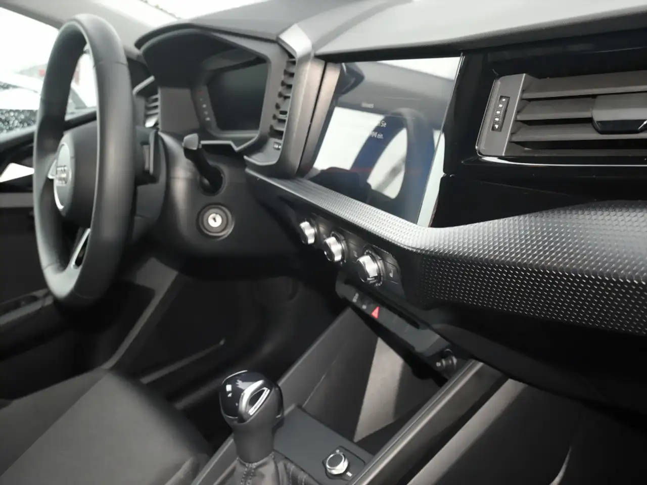 Audi A1 Sportback 25 TFSI advanced S tronic Virtual SHZ — معرض صور السيارة 7