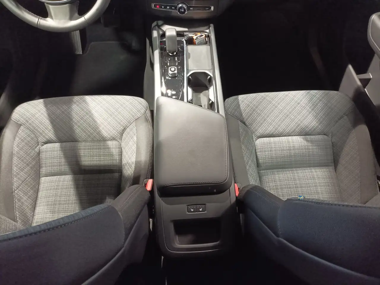 Volvo XC60 B5 AWD Core LED|Navi|PDC|CAM|SHZ — Galerie du véhicule 14