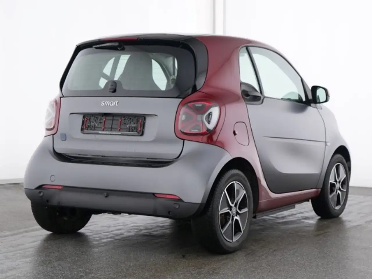 smart forTwo EQ Passion Exclusive 22 kW JBL Kamera LED — معرض صور السيارة 3