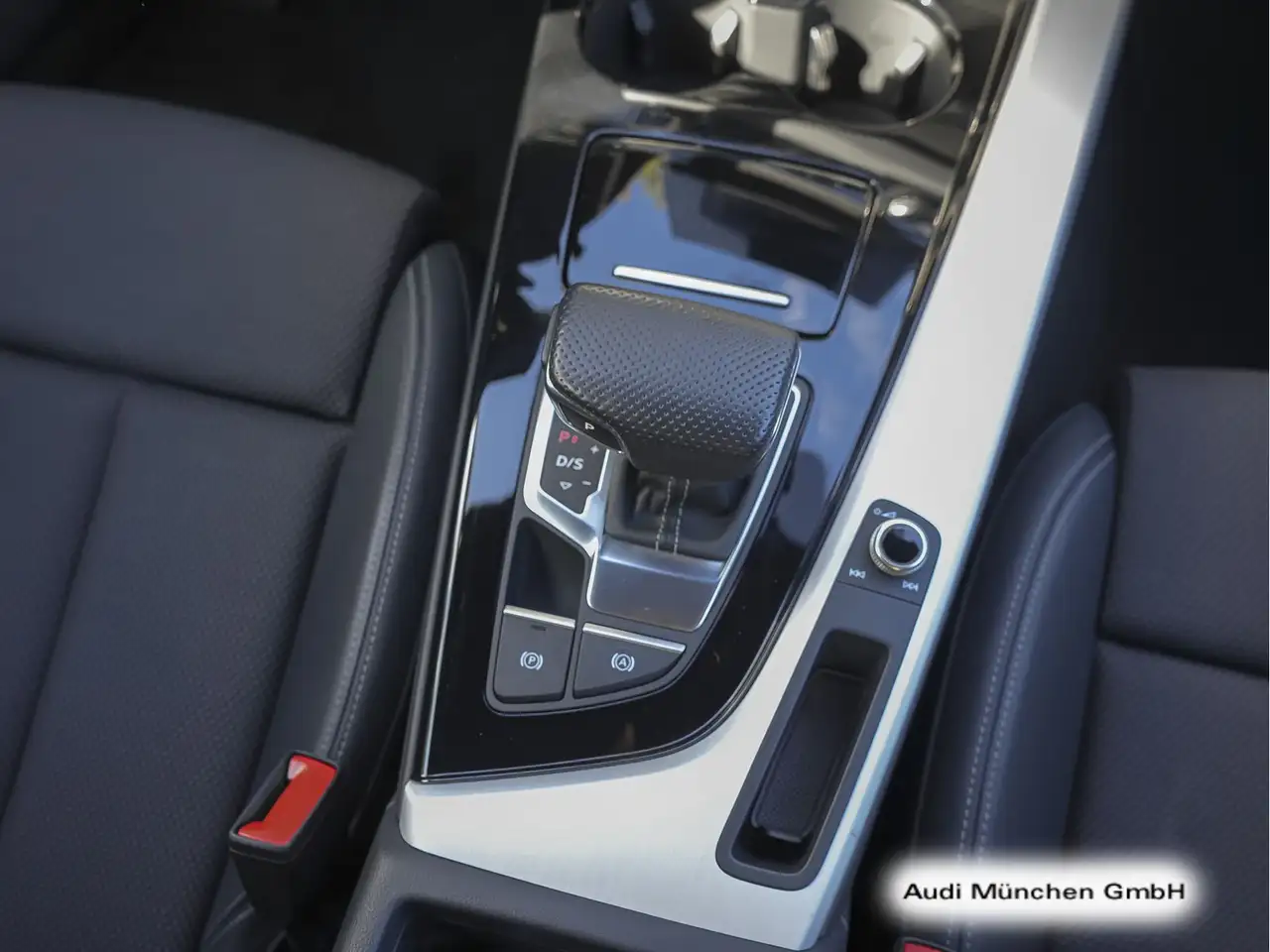 Audi A4 40 TFSI qu. S tronic S line Virtual+/Ma — Galerie du véhicule 19