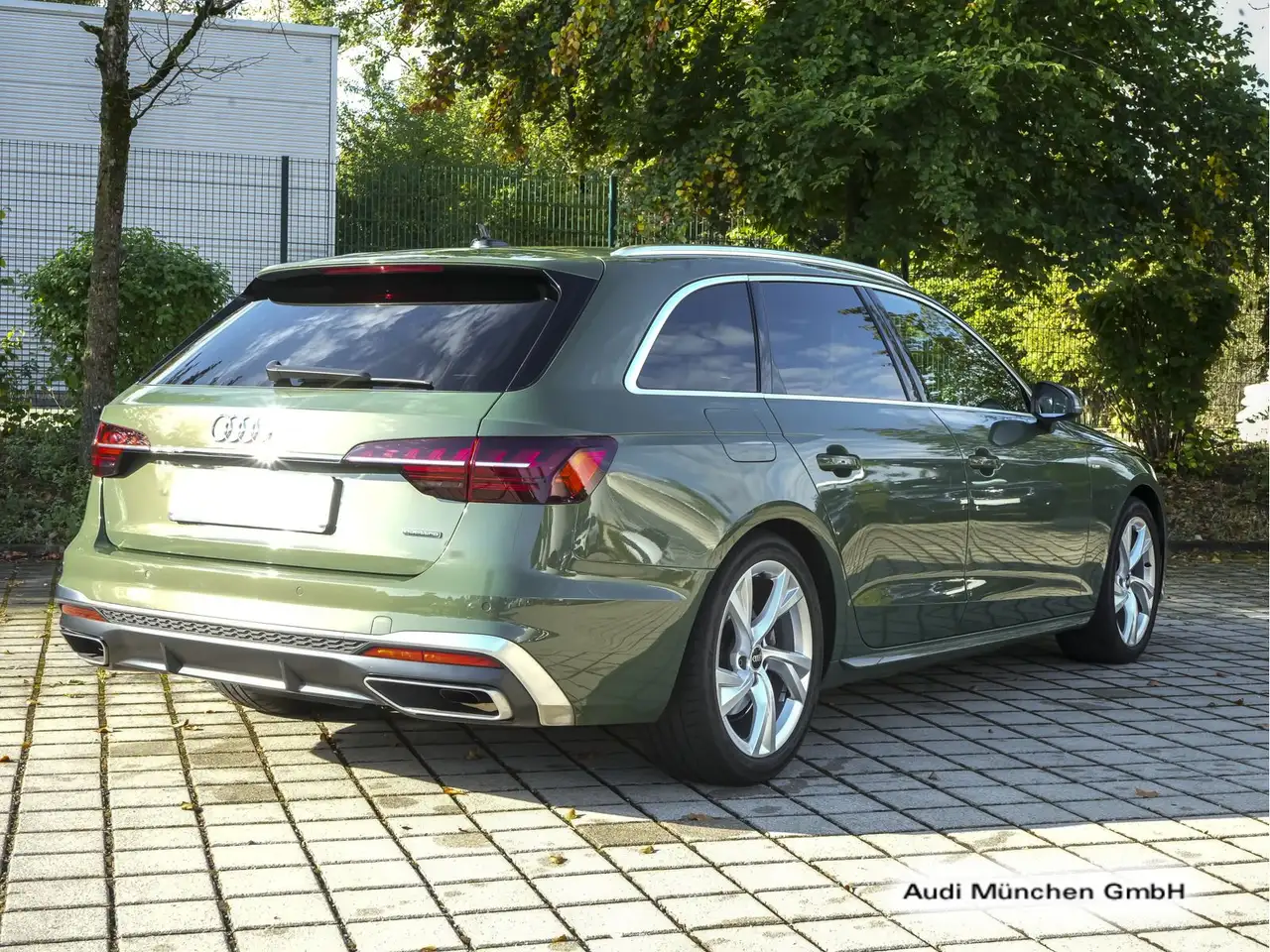 Audi A4 40 TFSI qu. S tronic S line Virtual+/Ma — Galerie du véhicule 9