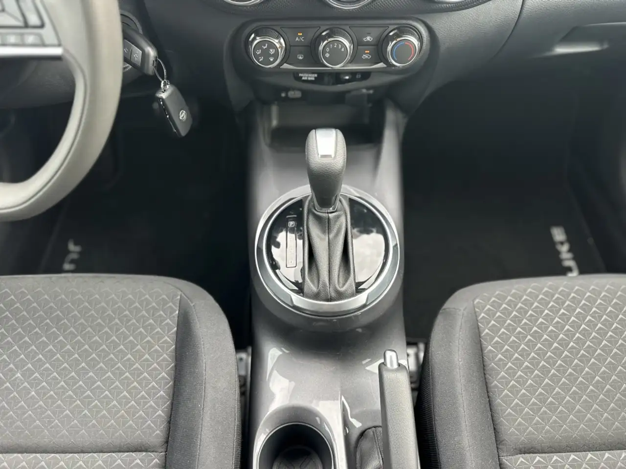 Nissan Juke 1.0 DIG-T Ikon 4x2 DCT 7 84kW — Vehicle gallery 19