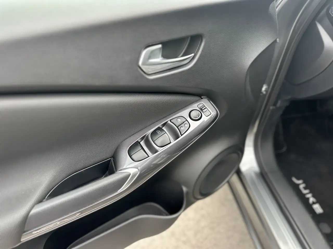 Nissan Juke 1.0 DIG-T Ikon 4x2 DCT 7 84kW — Vehicle gallery 9
