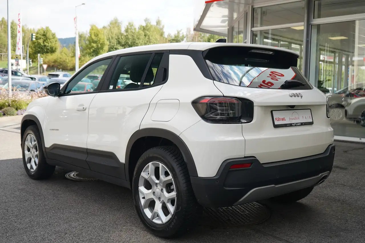 Jeep Avenger 1.2 Altitude LED Navi ACC el. Heckklappe — Vehicle gallery 5