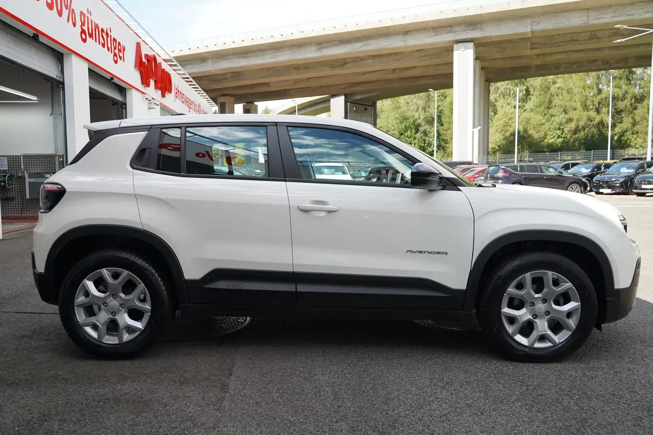 Jeep Avenger 1.2 Altitude LED Navi ACC el. Heckklappe — Vehicle gallery 8
