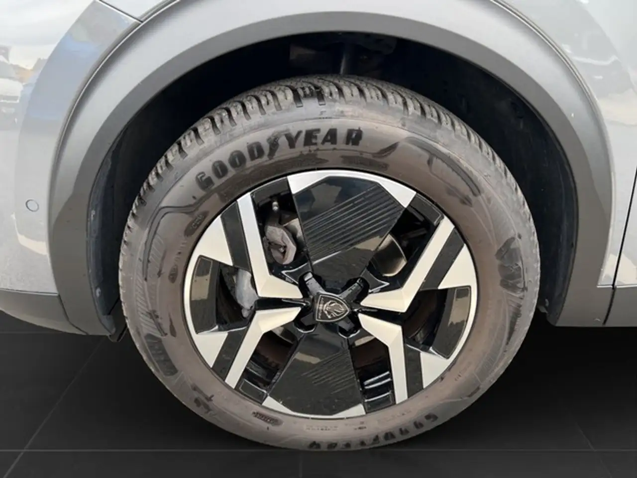 Peugeot 2008 Allure — Vehicle gallery 7