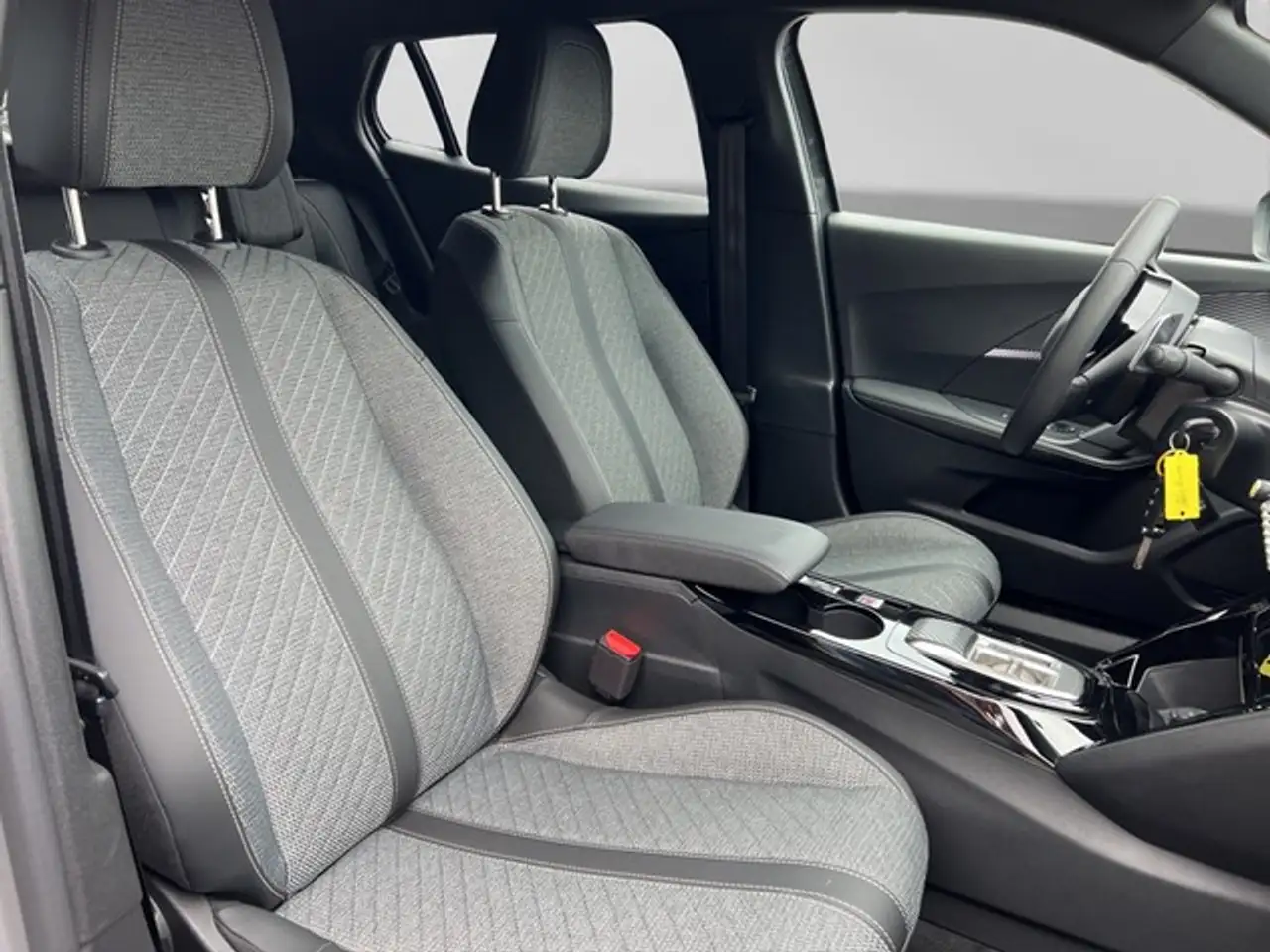 Peugeot 2008 Allure — Vehicle gallery 9