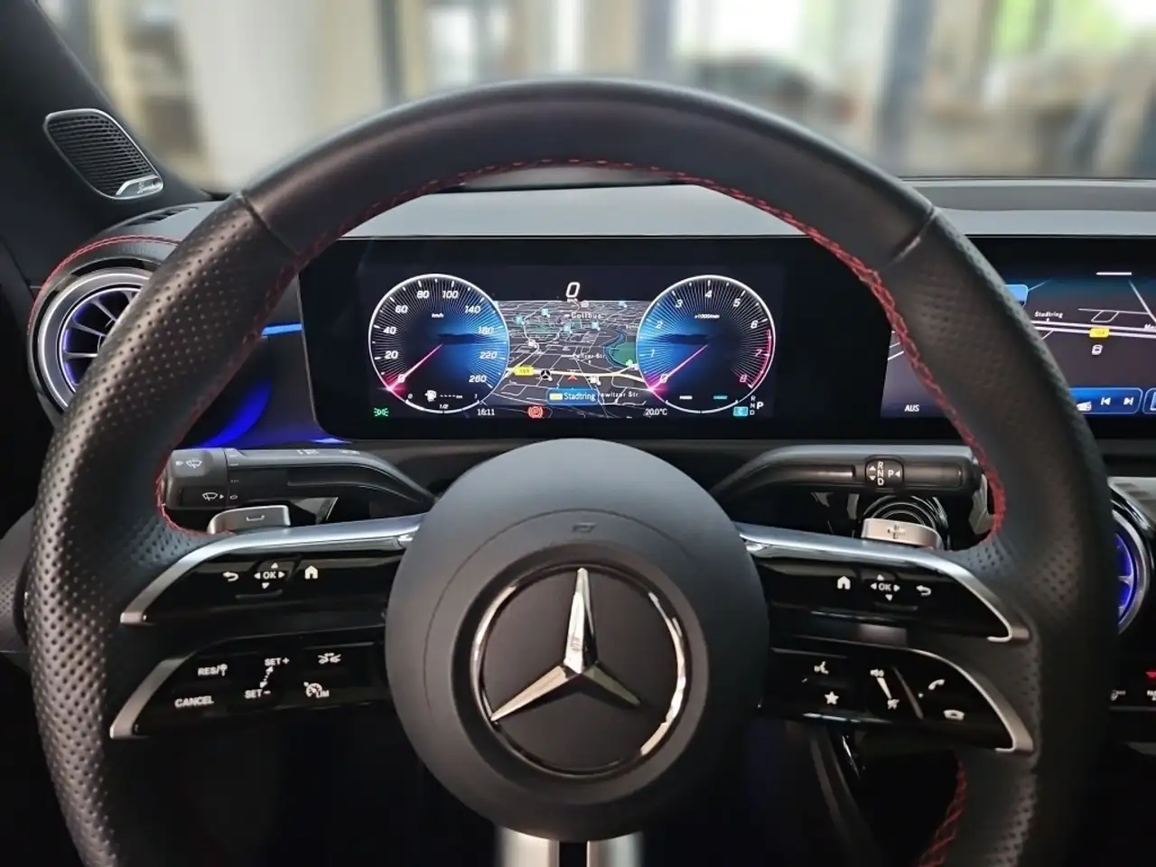Mercedes-Benz CLA 180 Coupé AMG Night ACC Pano 360° LED Burm. — Galerie du véhicule 8