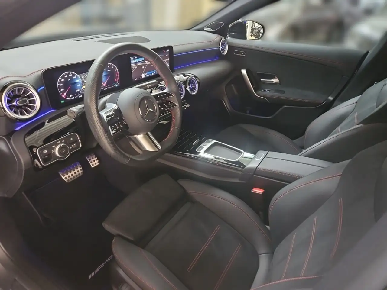 Mercedes-Benz CLA 180 Coupé AMG Night ACC Pano 360° LED Burm. — Galerie du véhicule 7