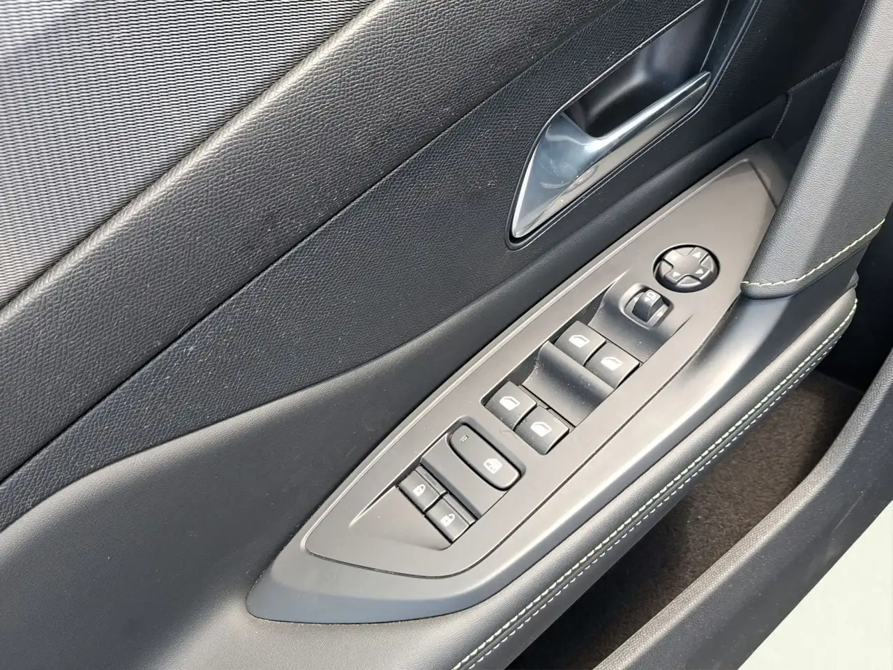 Peugeot 308 130 GT — Galería del vehículo 12