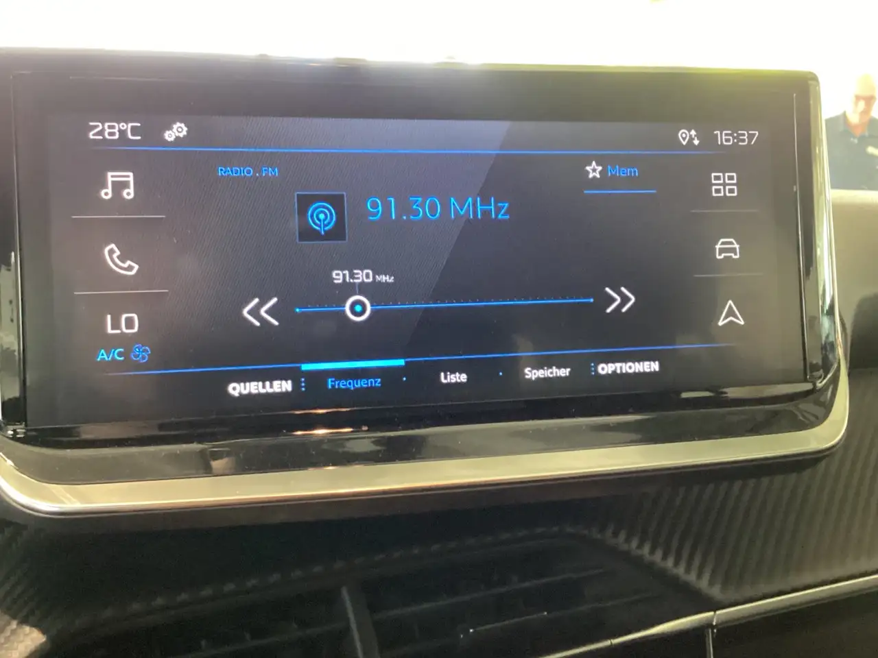 Peugeot 2008 1,2 Hybrid 136 ACTIVE KlimaA+DAB+Bluetooth — Galerie du véhicule 18