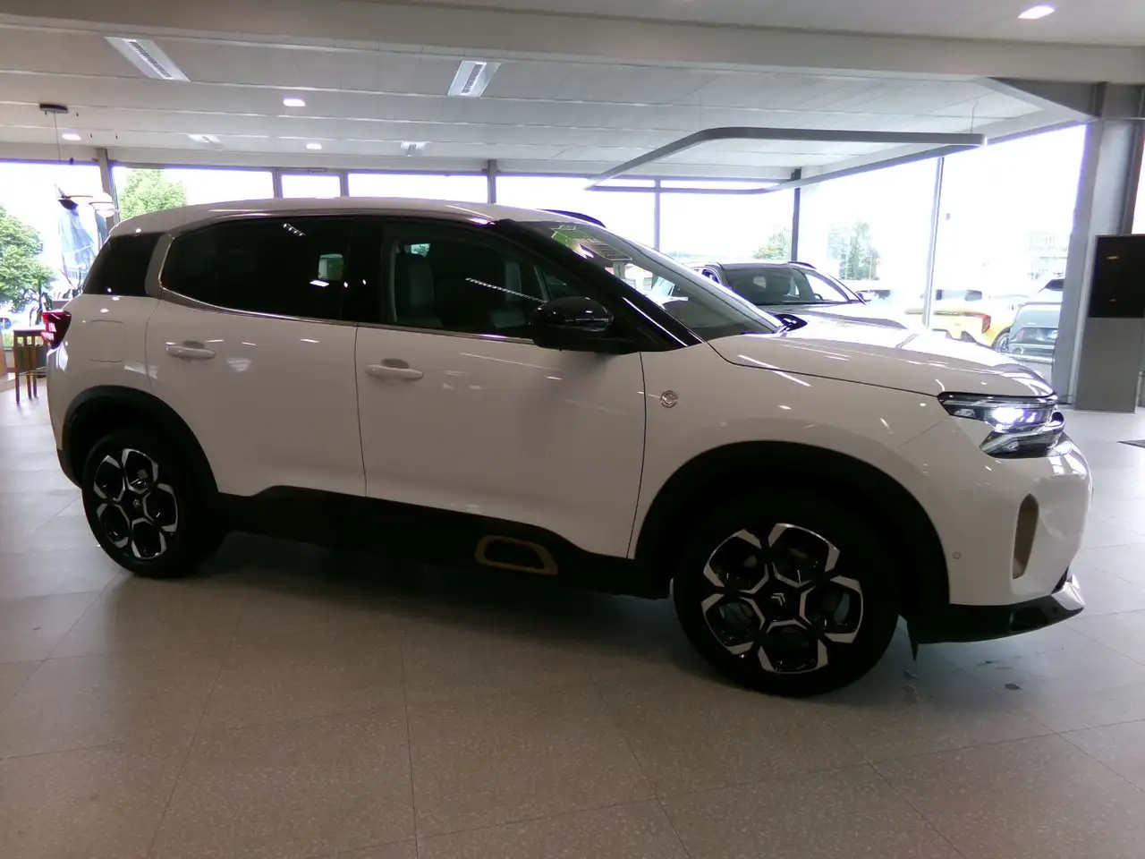 Citroen C5 Aircross 1.2 PureTech C-Series LED+Navi+SHZ — Galerie du véhicule 9