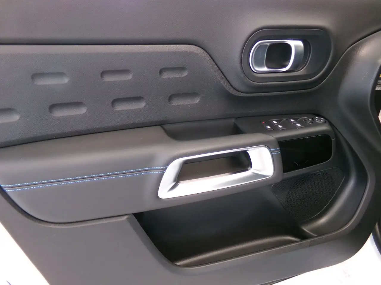 Citroen C5 Aircross 1.2 PureTech C-Series LED+Navi+SHZ — Galerie du véhicule 20