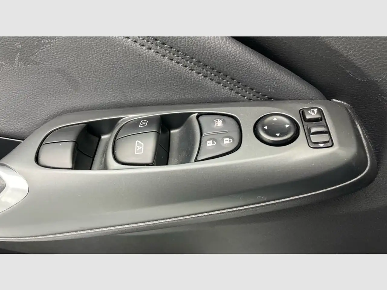 Nissan Juke 1.0 DIG-T N-Connecta 4x2 DCT 7 84kW — Vehicle gallery 30