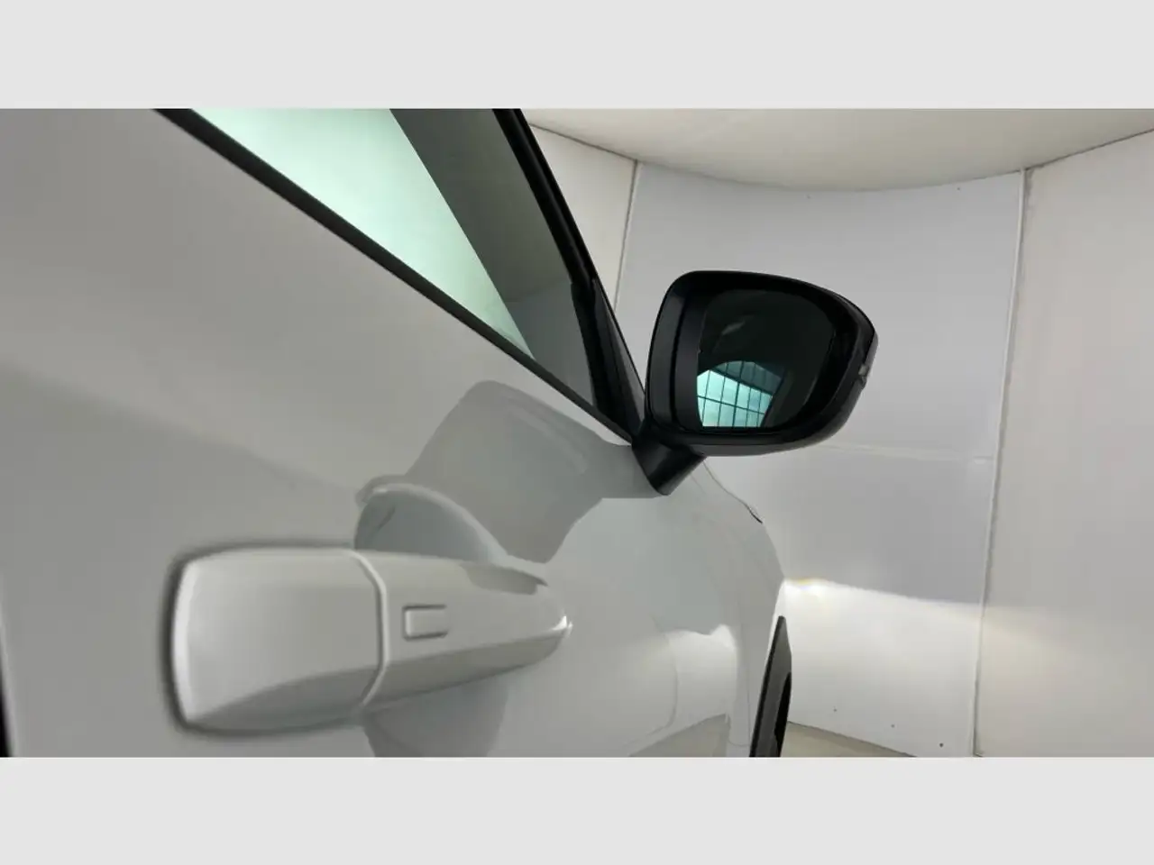 Nissan Juke 1.0 DIG-T N-Connecta 4x2 DCT 7 84kW — Vehicle gallery 38