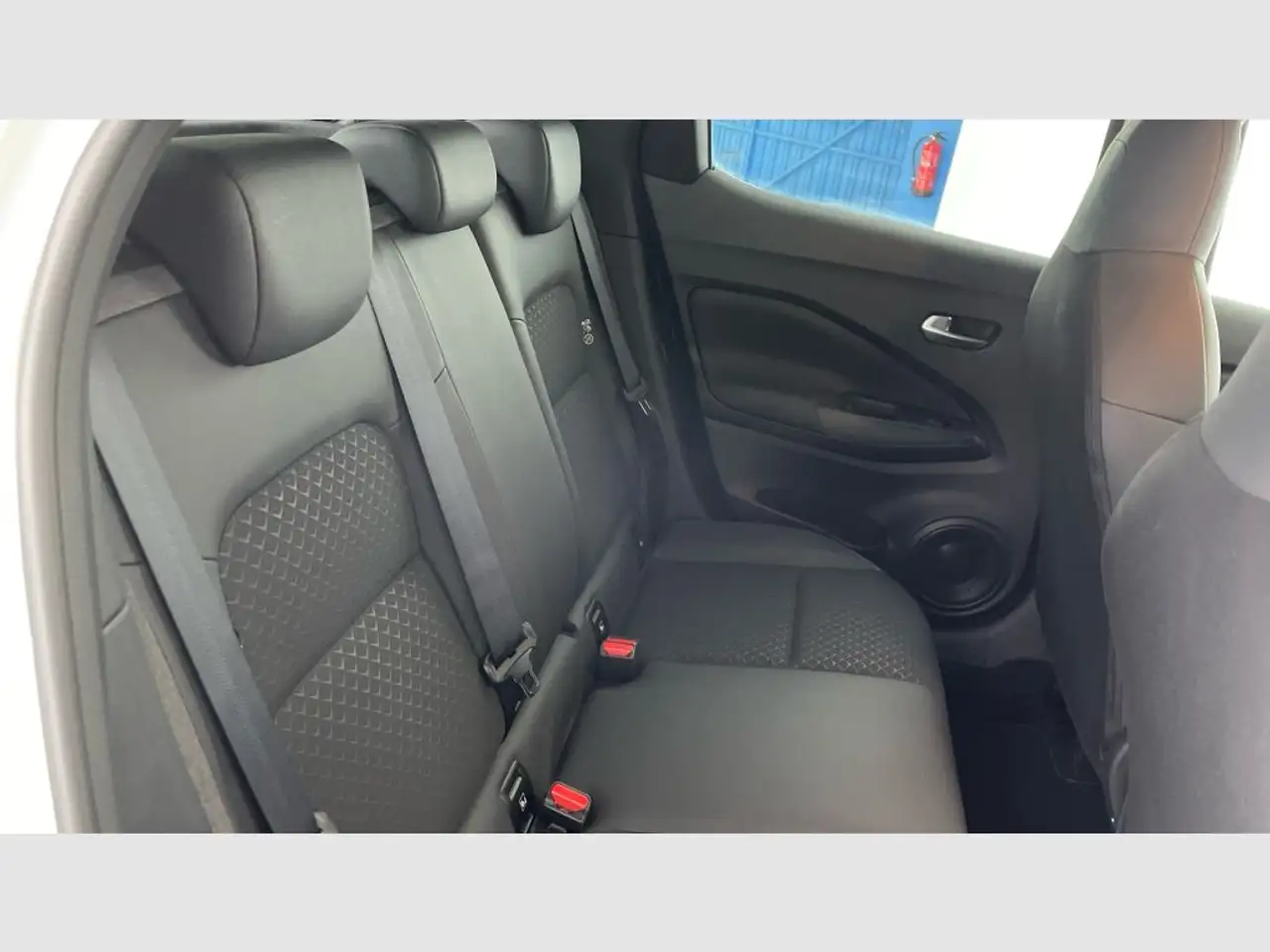 Nissan Juke 1.0 DIG-T N-Connecta 4x2 DCT 7 84kW — Vehicle gallery 36