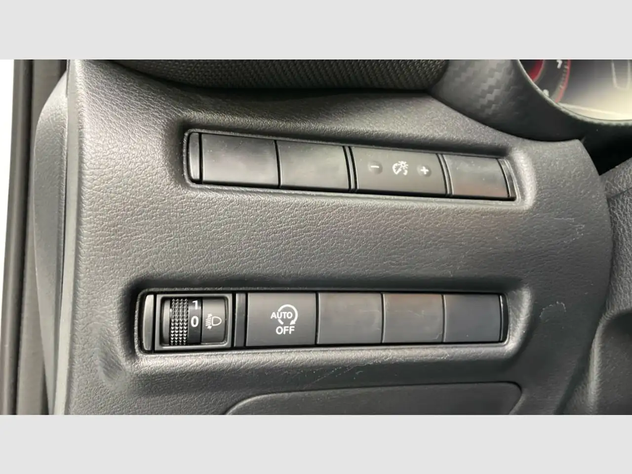 Nissan Juke 1.0 DIG-T N-Connecta 4x2 DCT 7 84kW — Vehicle gallery 28