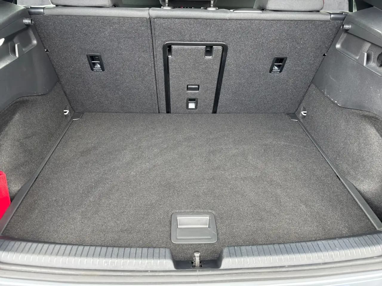 Volkswagen ID.3 150kW Pro LED+APP+ACC+SHZ+DAB+2xPDC+NAV-Vob — Galería del vehículo 14