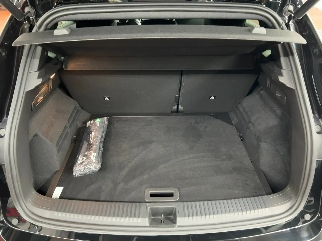 Renault Austral ICONIC E-TECH FULL HYBRIDN 200 SELBSTPARKEND — معرض صور السيارة 21