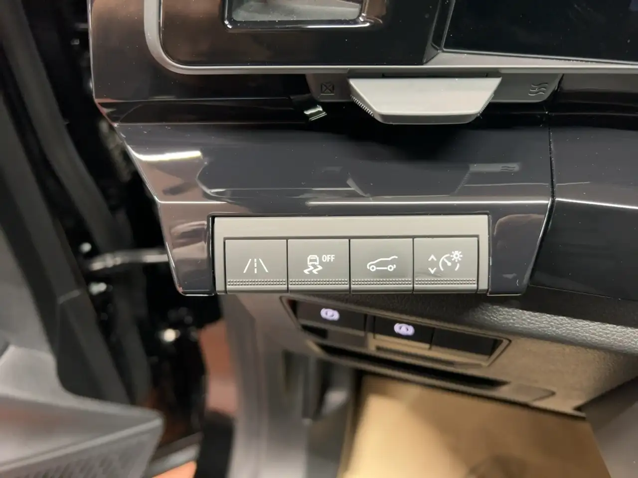 Renault Austral ICONIC E-TECH FULL HYBRIDN 200 SELBSTPARKEND — معرض صور السيارة 18
