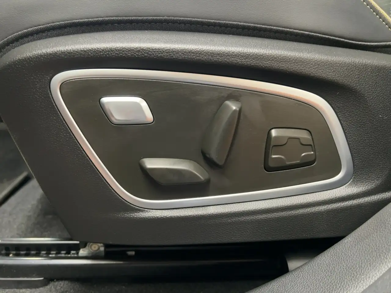 Renault Austral ICONIC E-TECH FULL HYBRIDN 200 SELBSTPARKEND — معرض صور السيارة 19