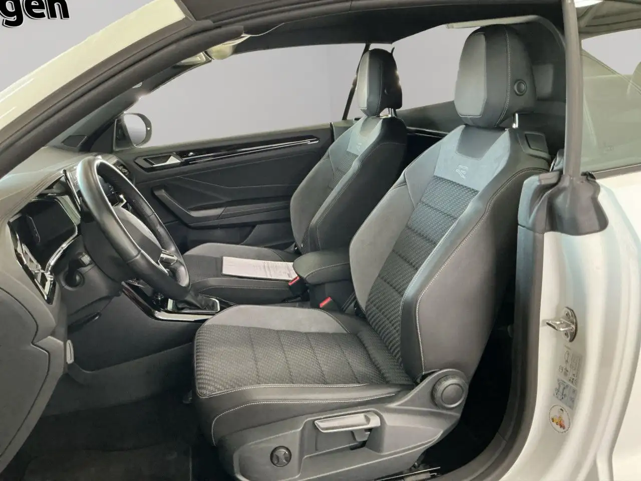Volkswagen T-Roc Cabriolet 1.5 TSI DSG R-Line NAVI, AHK, LED — معرض صور السيارة 13
