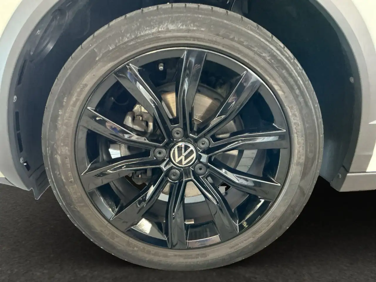 Volkswagen T-Roc Cabriolet 1.5 TSI DSG R-Line NAVI, AHK, LED — معرض صور السيارة 12