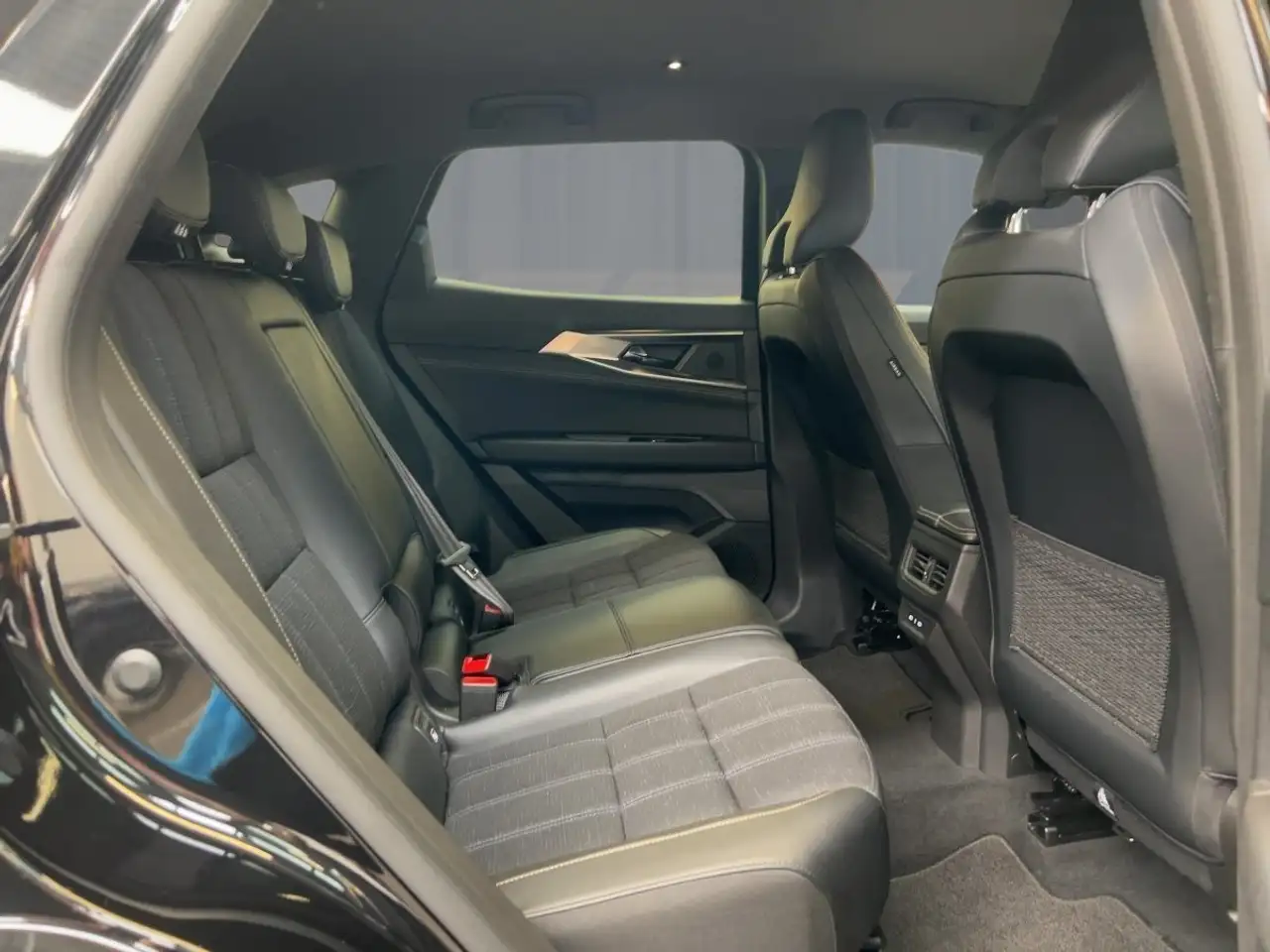 Renault Austral ICONIC E-TECH FULL HYBRID 200 MatrixLED, HarmanKardon — معرض صور السيارة 9