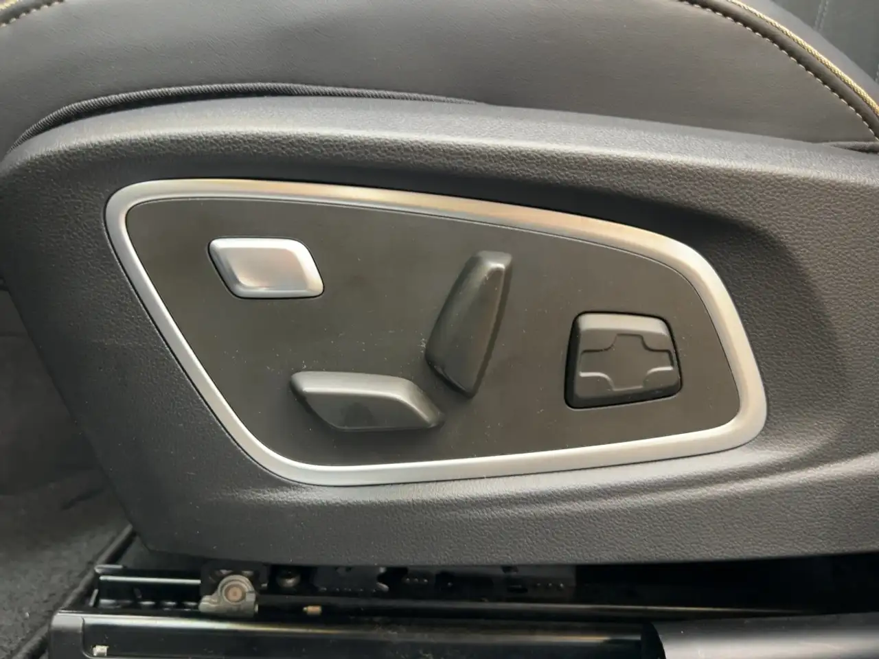 Renault Austral ICONIC E-TECH FULL HYBRID 200 MatrixLED, HarmanKardon — معرض صور السيارة 18