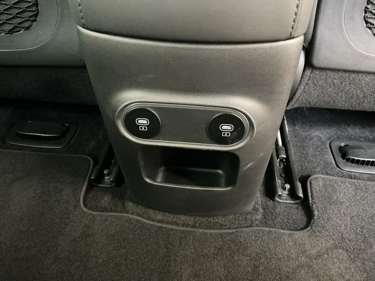 Hyundai IONIQ 5 Kamera,PDC,Lenk+Sitzhzg.,CarPlay,KlimaA — Vehicle gallery 25