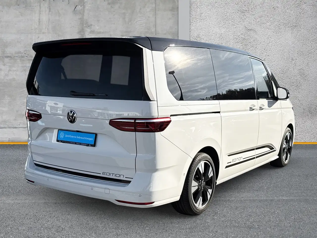 Volkswagen T7 Multivan 2.0 TSI DSG LR Edition PANO STANDHZG — Galería del vehículo 3