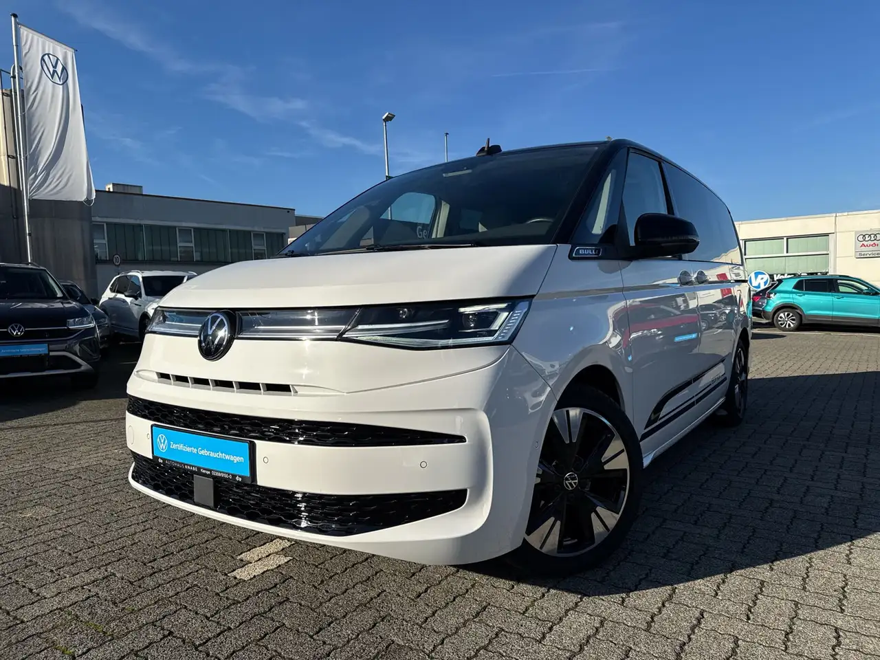 Volkswagen T7 Multivan 2.0 TSI DSG LR Edition PANO STANDHZG — Galería del vehículo 6