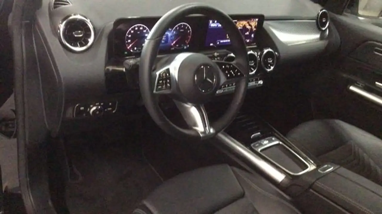 Mercedes-Benz GLA 250 4MATIC — Vehicle gallery 6