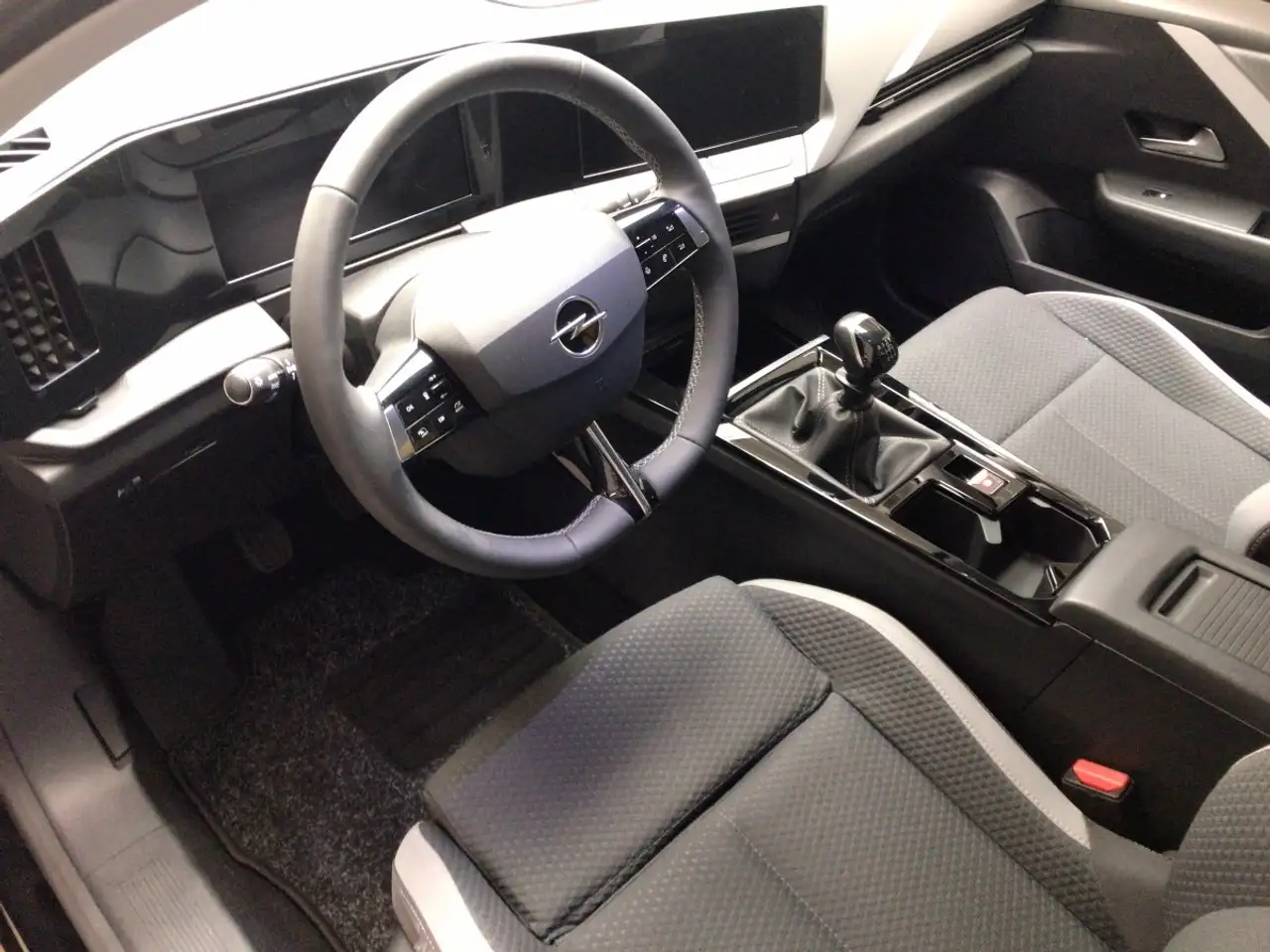 Opel Astra L 1.2 Turbo Enjoy *HU AU NEU* — Galerie du véhicule 10