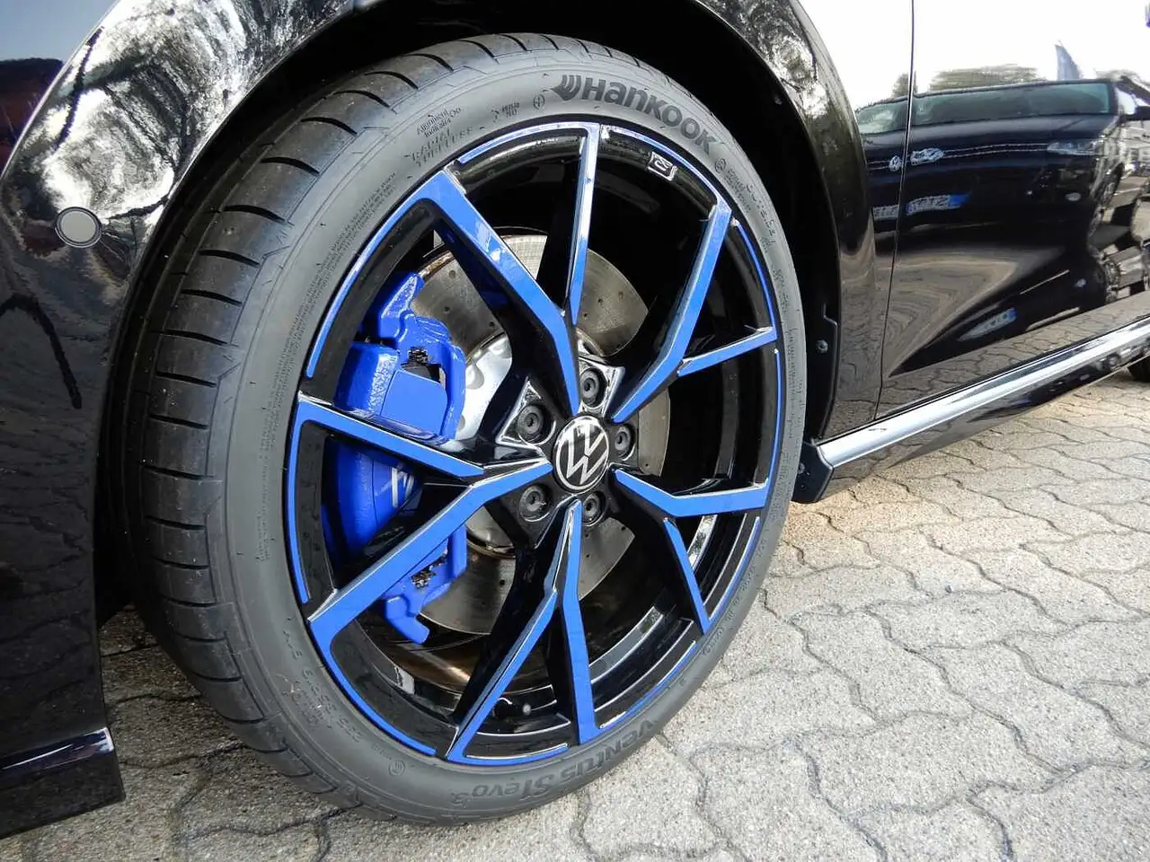 Volkswagen Golf VIII 2.0 TSI 4Motion DSG R 20 Years — Galerie du véhicule 9