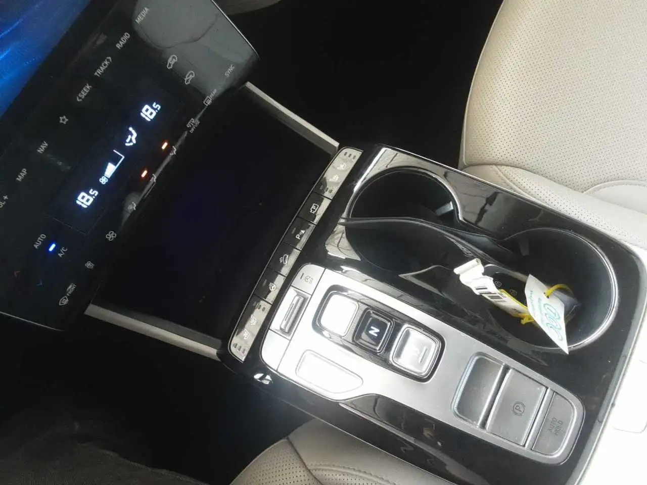 Hyundai TUCSON 1.6 T-GDI Prime Navi LED Leder KRELL RFK — Galerie du véhicule 9