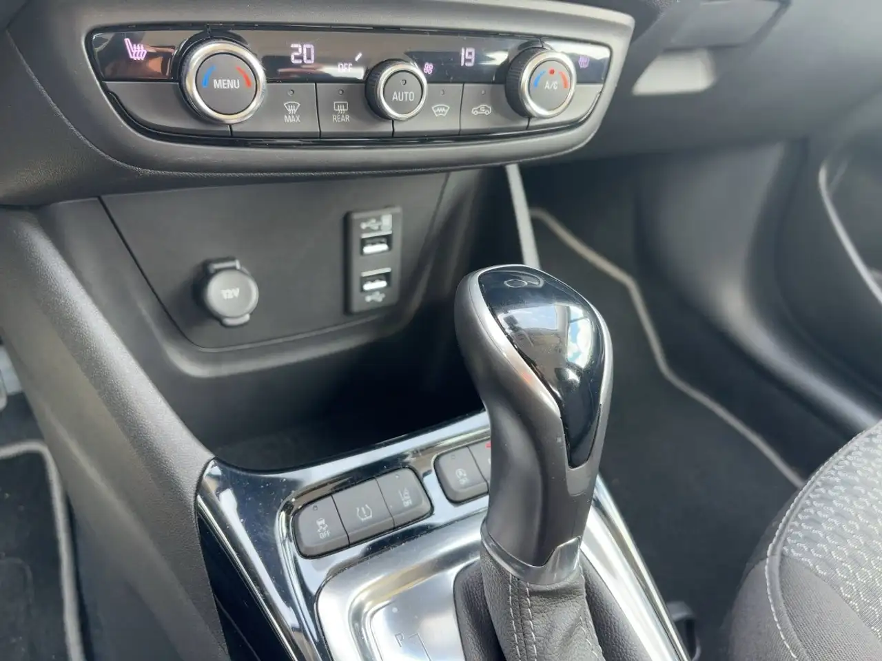 Opel Crossland 1.2 Enjoy LED+Kamera+Winterpaket — Vehicle gallery 17