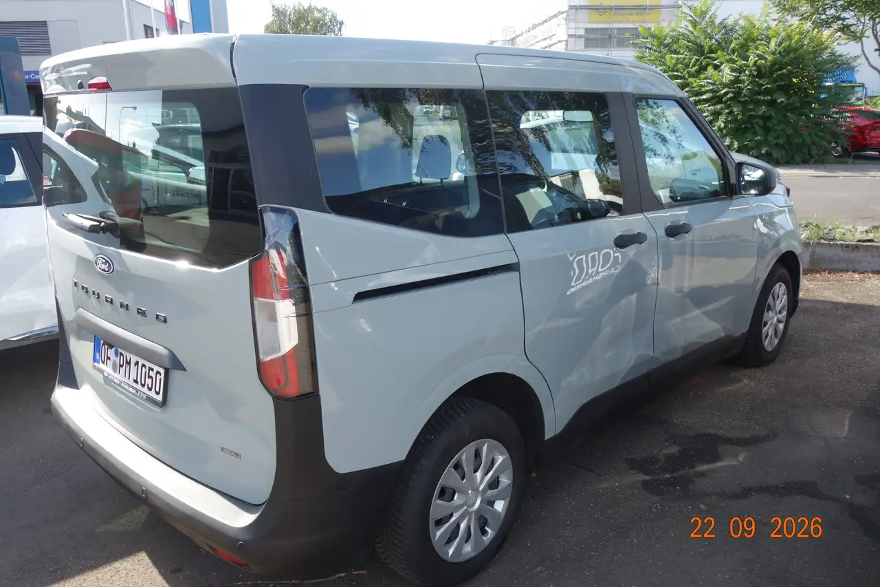 Ford Tourneo Courier Tourneo Courier 1.0 EcoBoost Aut. TREND — معرض صور السيارة 2